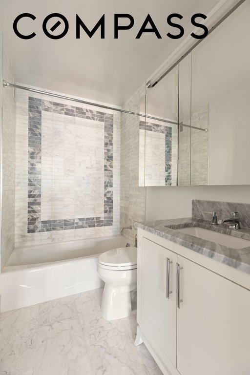 200 East 94th Street, Unit 2915 photo 12