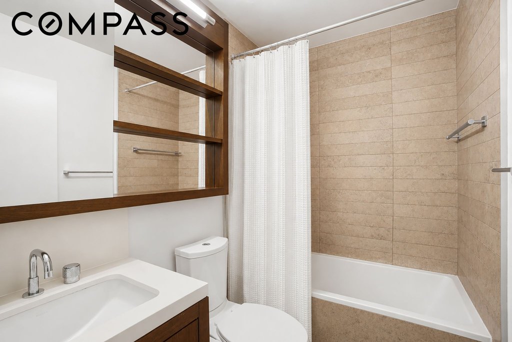 225 Rector Place, Unit 9T photo 5