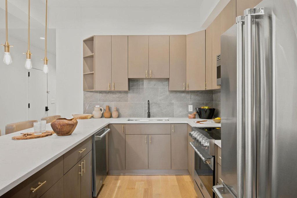 5-12 51st Avenue, Unit 1 photo 6