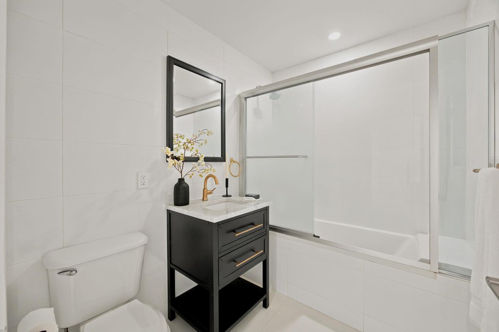 5-12 51st Avenue, Unit 1 photo 7