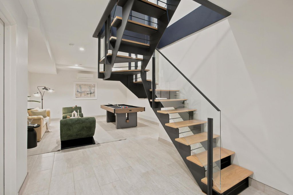 5-12 51st Avenue, Unit 1 photo 9