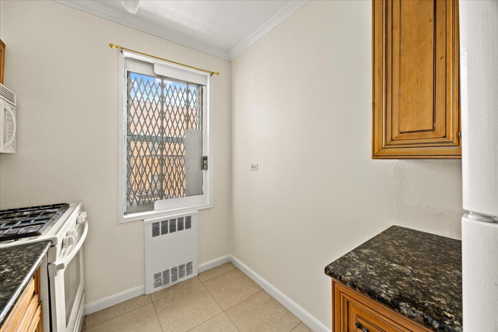 81-15 35th Avenue, Unit 6B photo 8