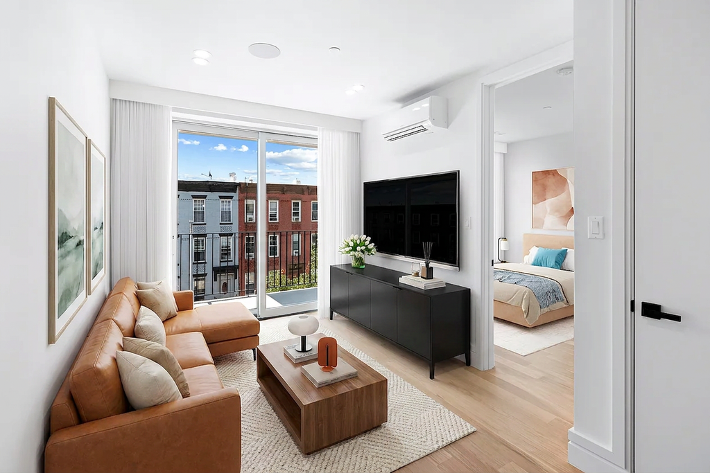 1060 Jefferson Avenue, Unit 4B