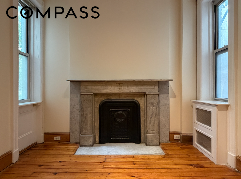 457 West 35th Street, Unit 4E photo 4