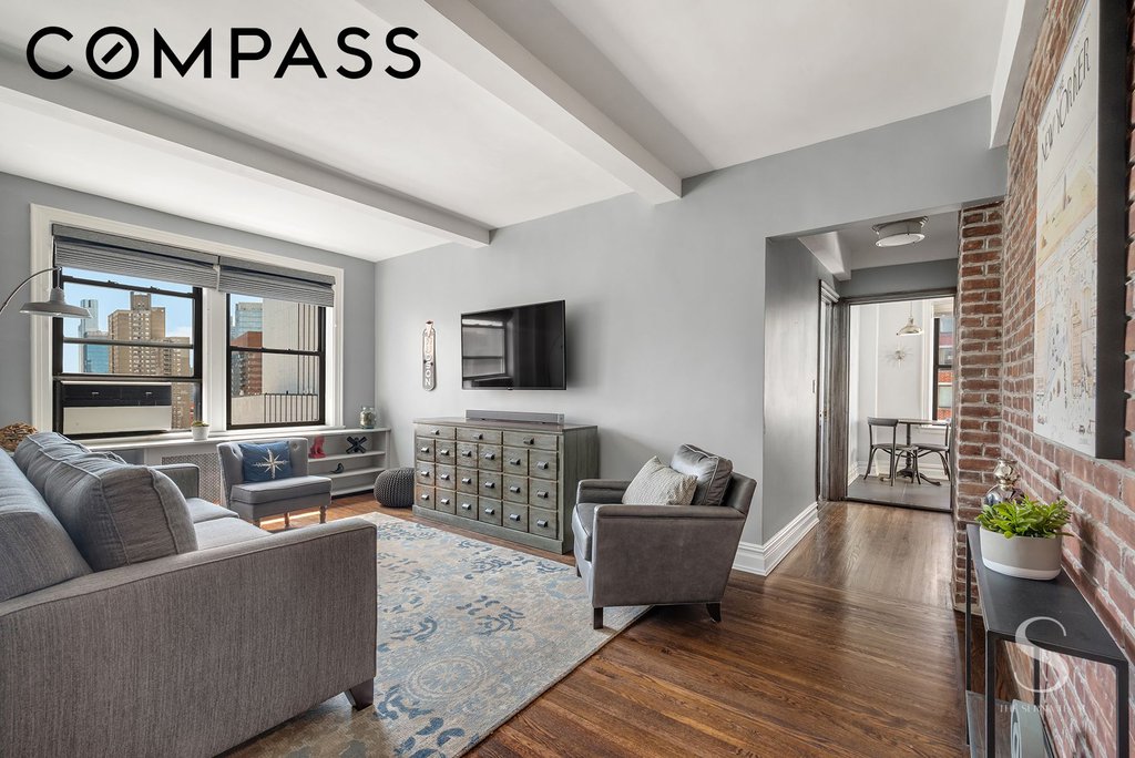 457 West 57th Street, Unit 1102 photo 2