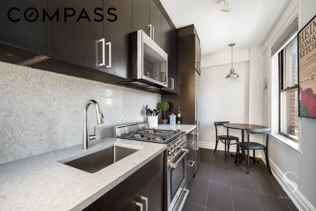 457 West 57th Street, Unit 1102 photo 4