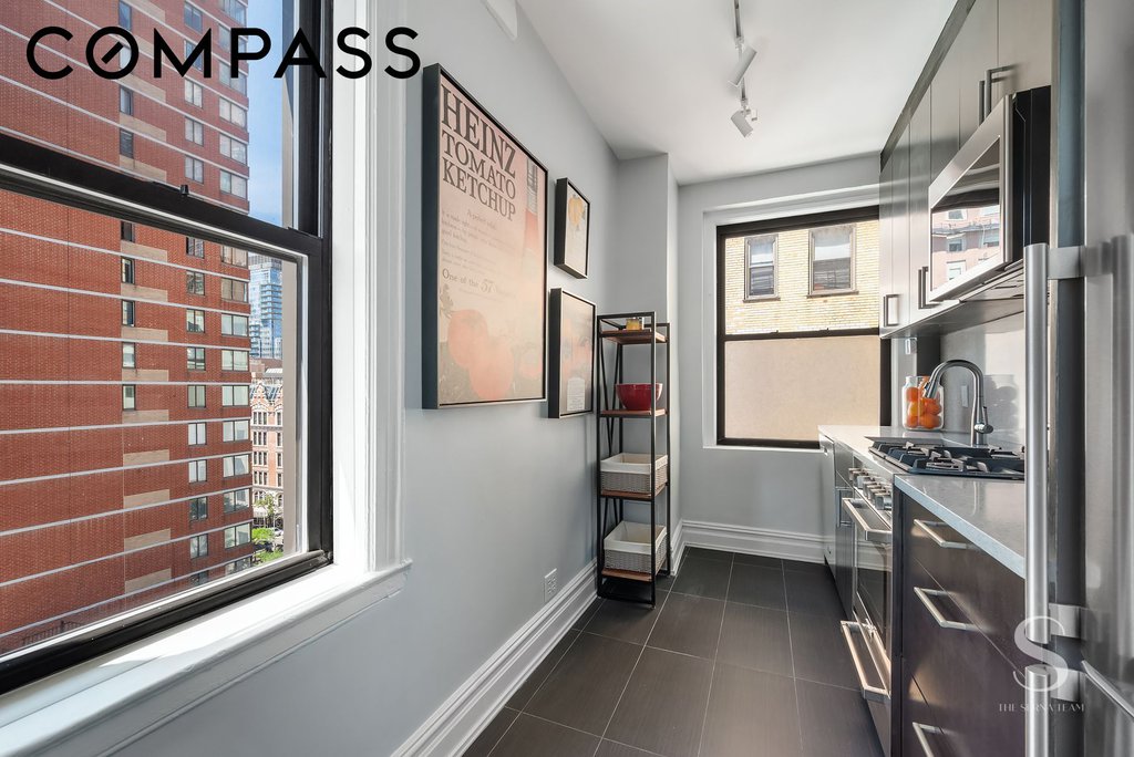457 West 57th Street, Unit 1102 photo 3