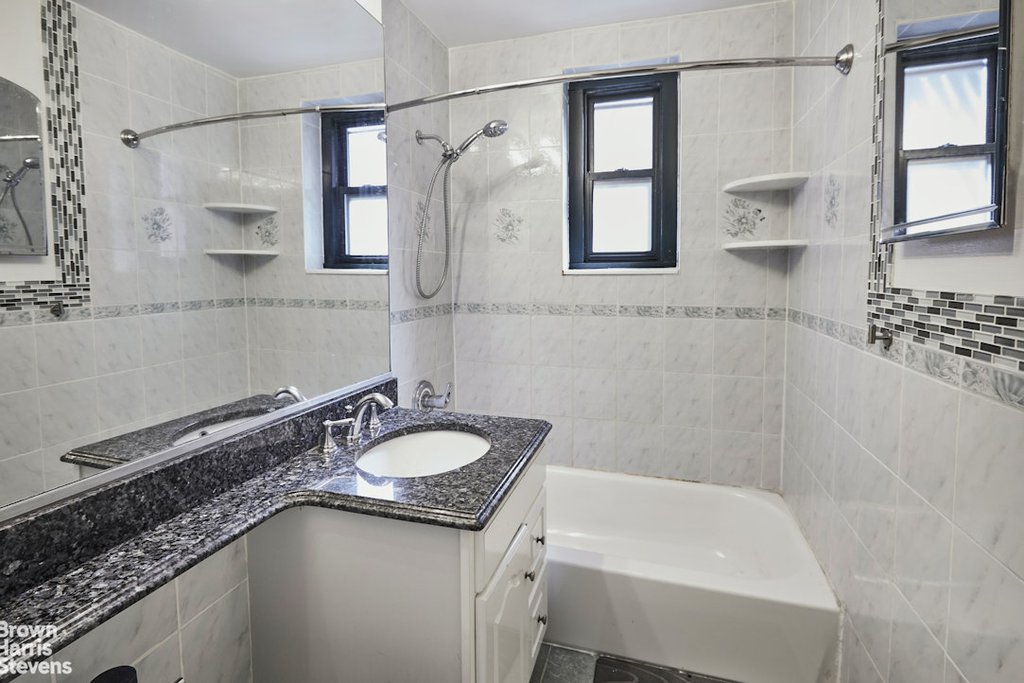 78-11 35th Avenue, Unit 1G photo 2