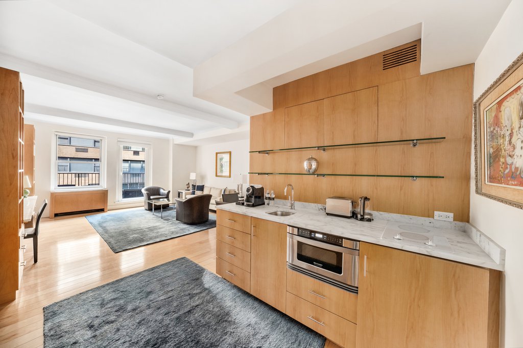 111 East 56th Street, Unit 1206 photo 3