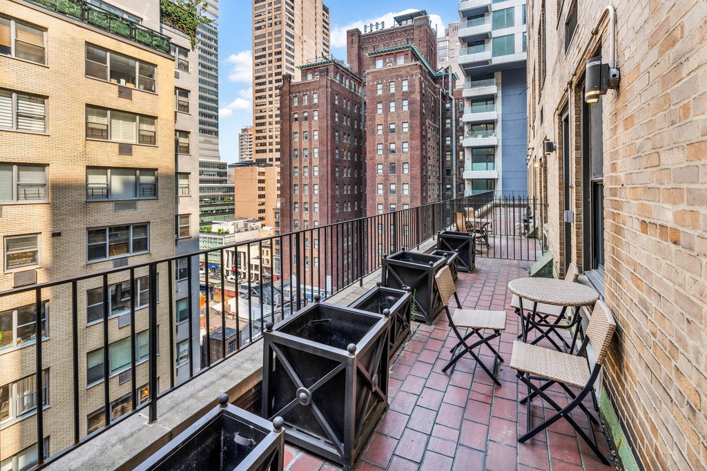 111 East 56th Street, Unit 1206 photo 7