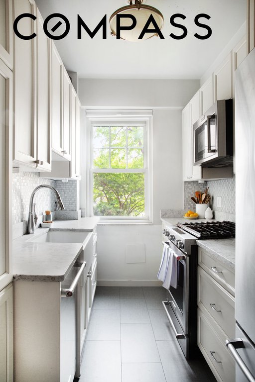 120 Cabrini Boulevard, Unit 19 photo 11