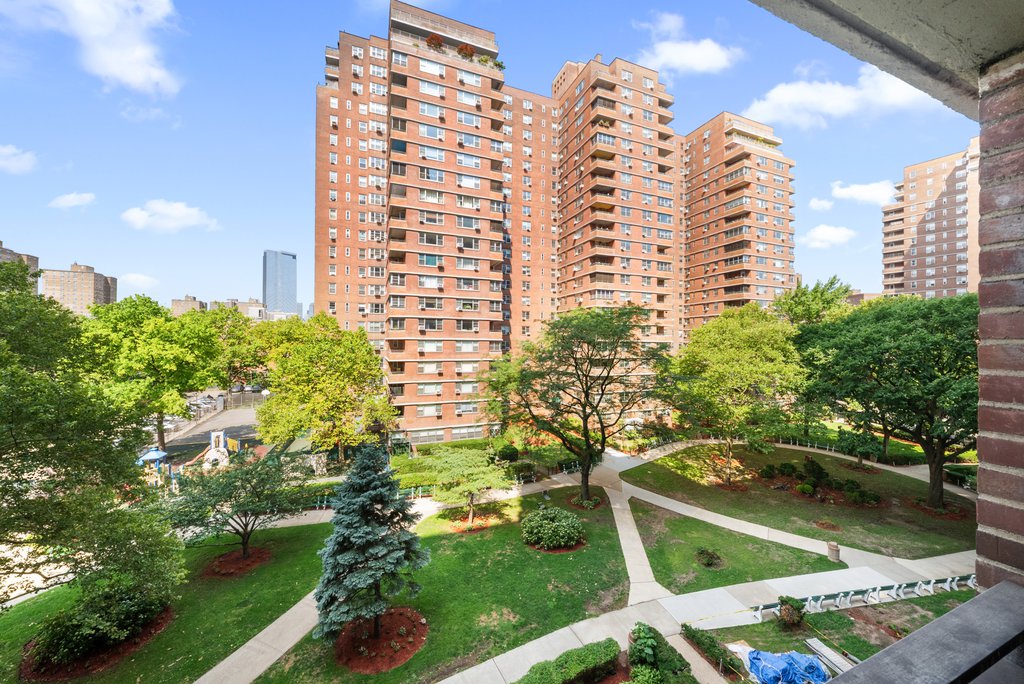 455 FDR Drive, Unit B502 photo 10