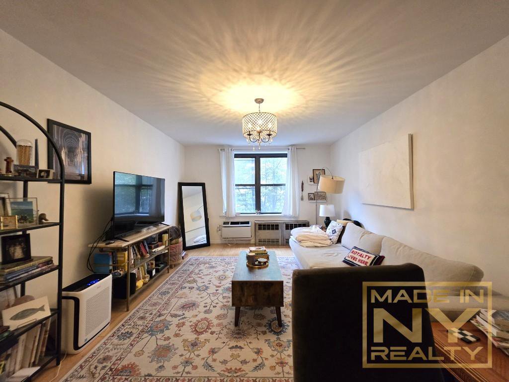 327 West 30th Street, Unit 3E photo 3