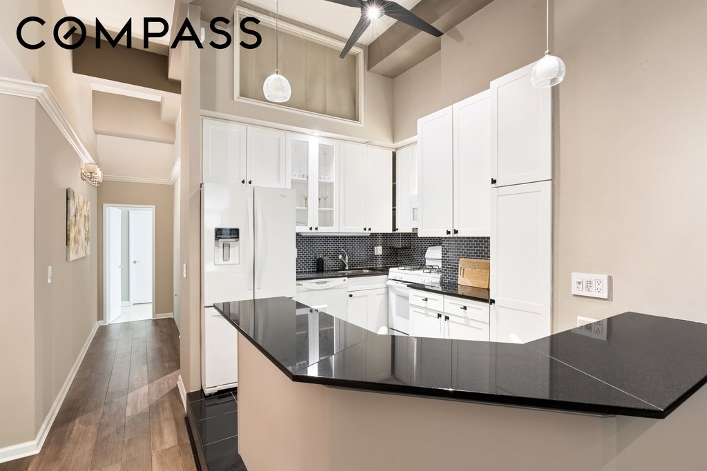 310 East 46th Street, Unit 4L photo 4