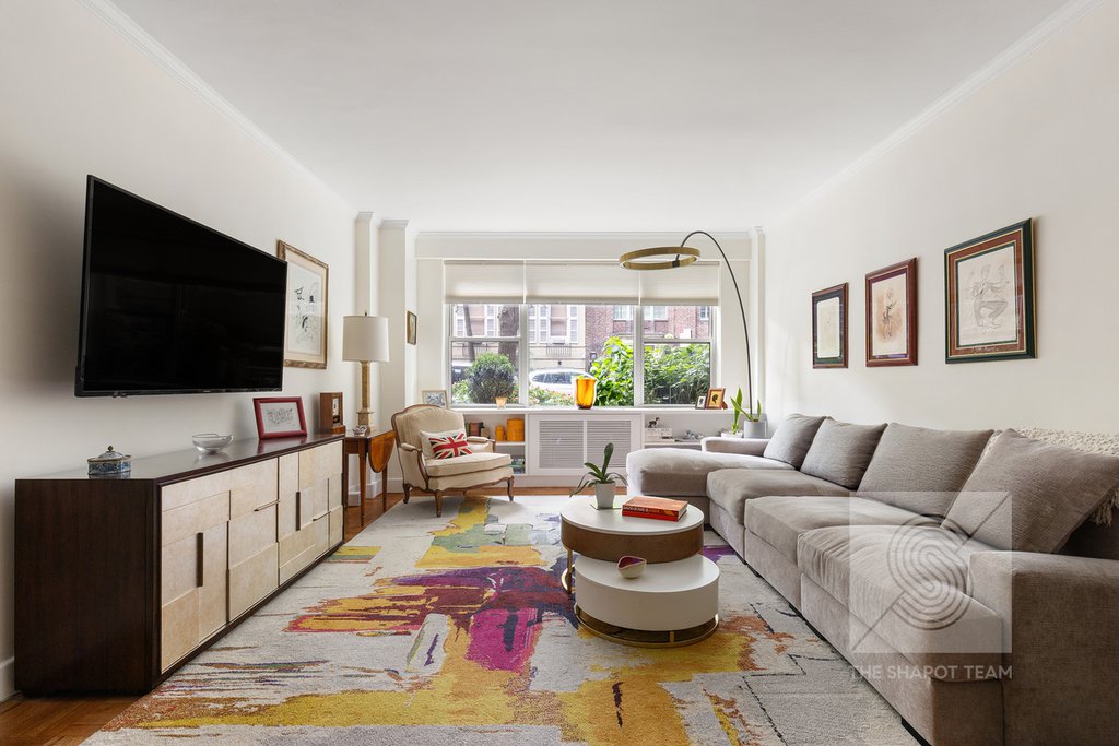 12 Beekman Place, Unit 1CD