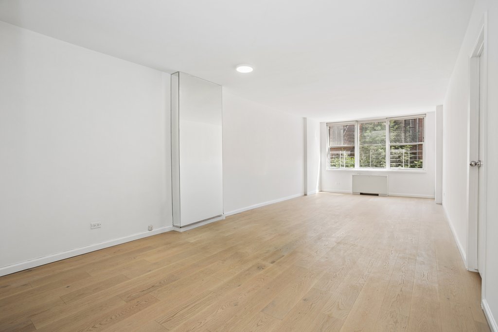 207 East 74th Street, Unit 2C photo 2