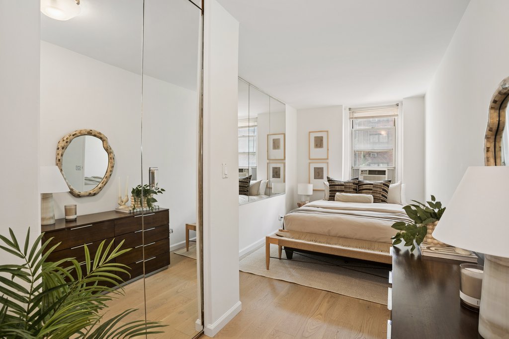 207 East 74th Street, Unit 2C photo 6