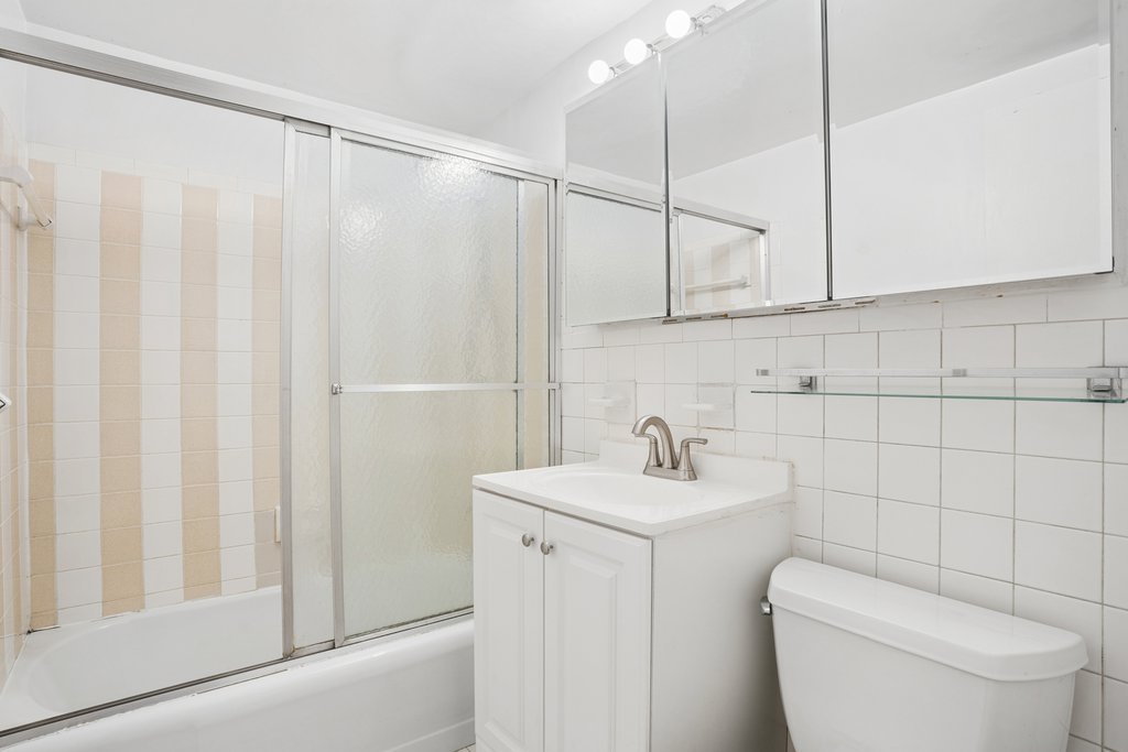 220 East 57th Street, Unit 4H photo 5