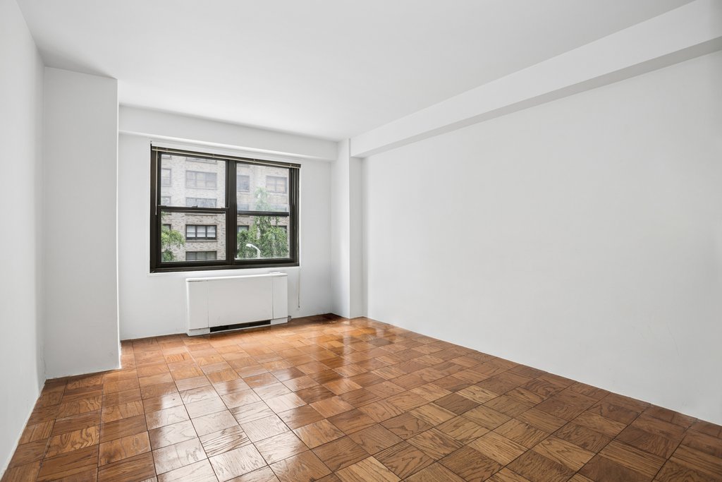 220 East 57th Street, Unit 4H photo 8