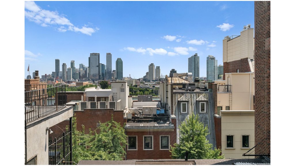 30 Beekman Place, Unit 8D photo 10