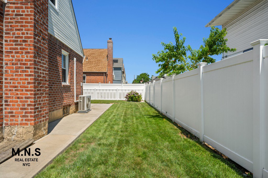 106-25 215th Street – For Sale photo 5