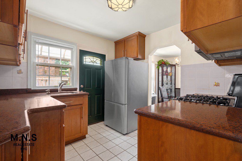 106-25 215th Street – For Sale photo 9