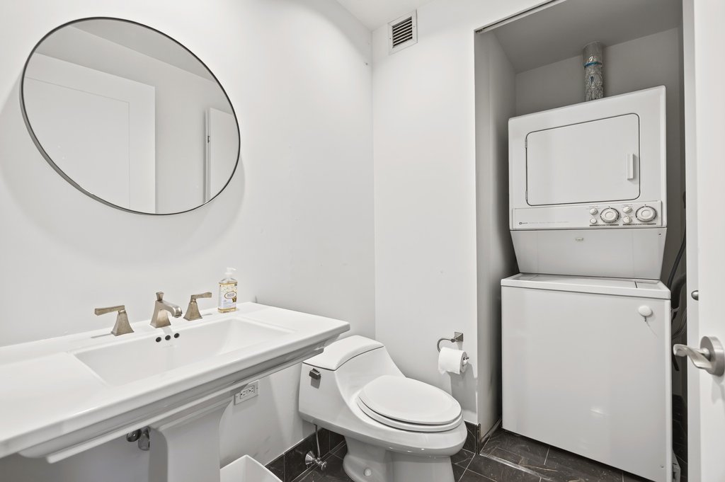 240 Riverside Boulevard, Unit 14F photo 8