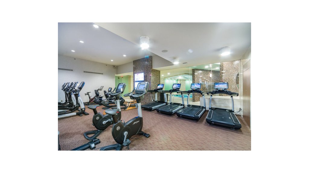 240 Riverside Boulevard, Unit 14F photo 10