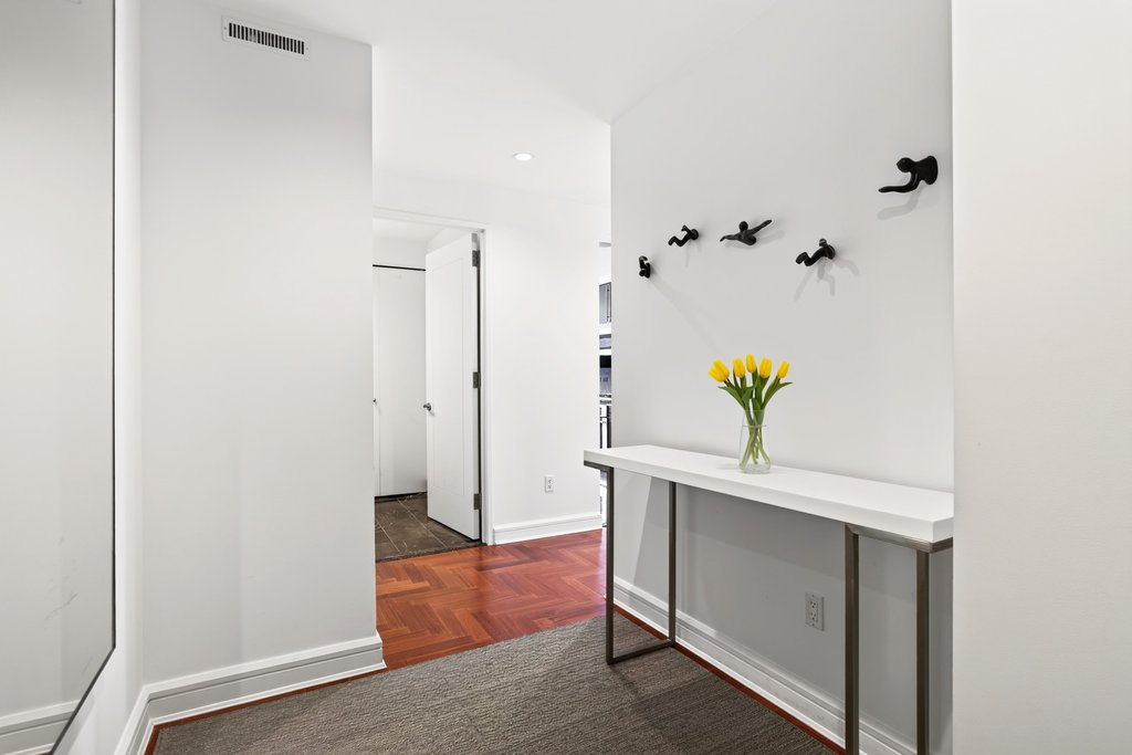 240 Riverside Boulevard, Unit 14F photo 7