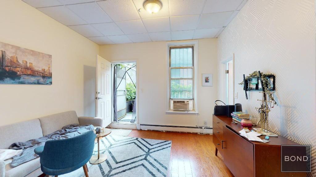 794 Lexington Avenue, Unit 3R photo 2