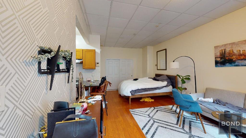 794 Lexington Avenue, Unit 3R photo 3