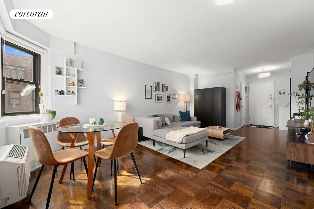 176 East 77th Street, Unit 10A photo 3