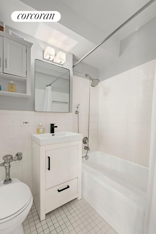 176 East 77th Street, Unit 10A photo 8