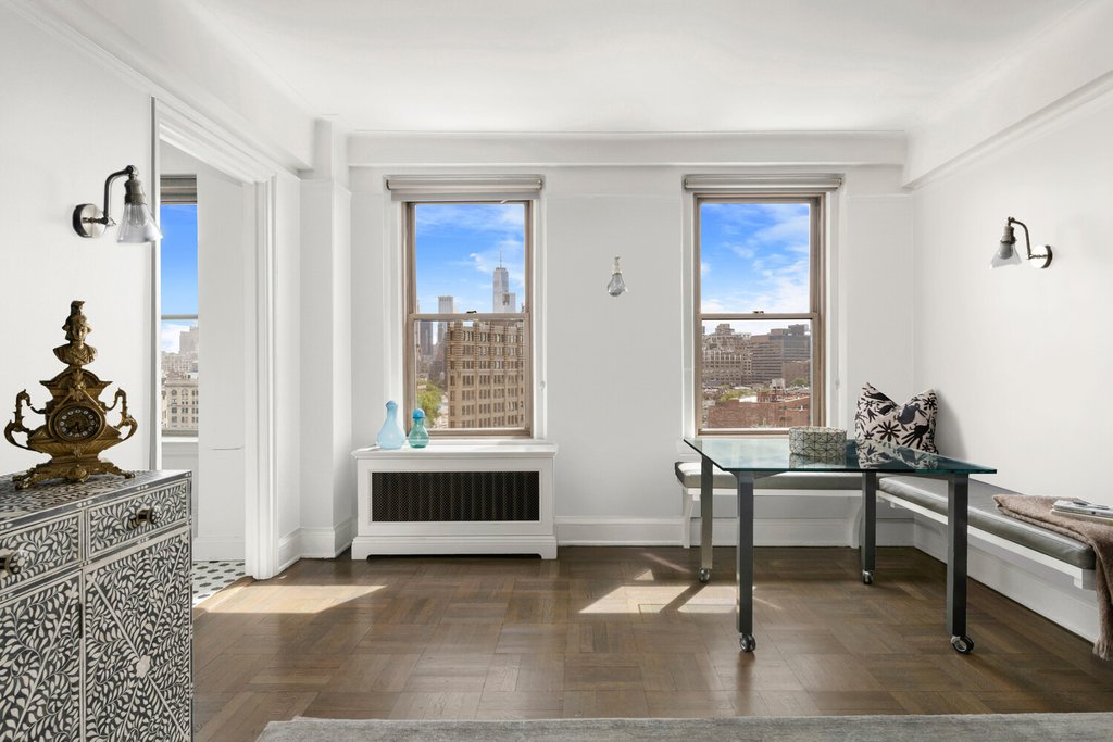 136 Waverly Place, Unit 14E photo 2