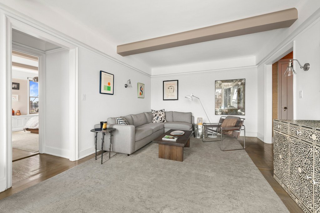 136 Waverly Place, Unit 14E photo 4