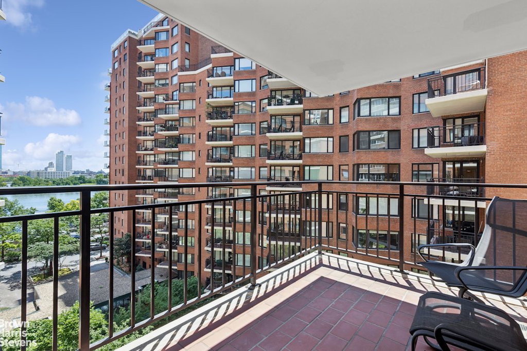 60 Sutton Place South, Unit 8JN photo 7