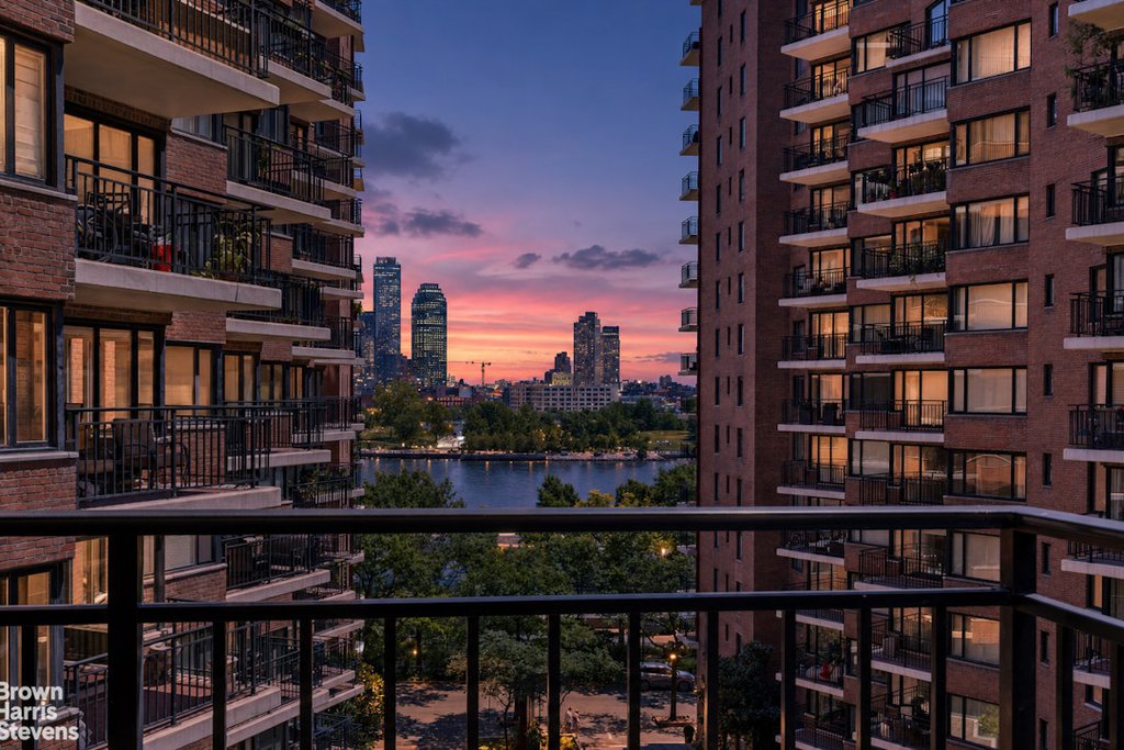 60 Sutton Place South, Unit 8JN photo 12