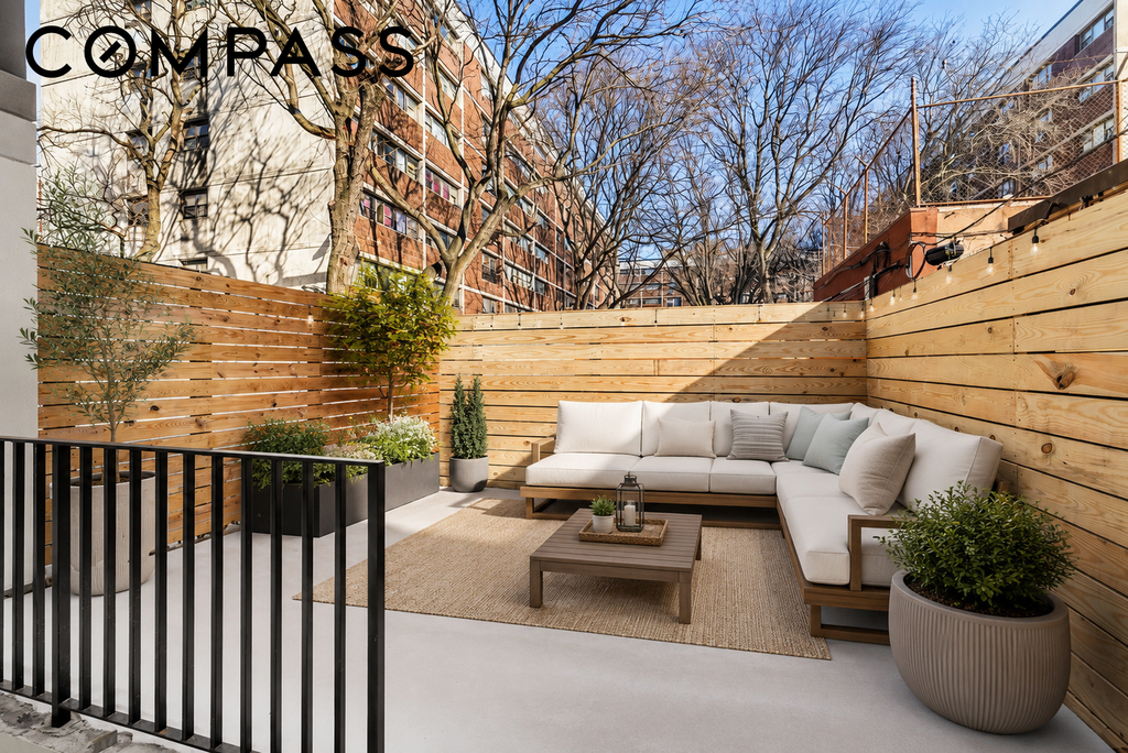 106 Graham Avenue, Unit 1B