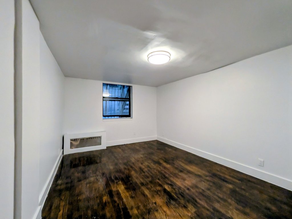 339 West 19th Street, Unit C photo 8