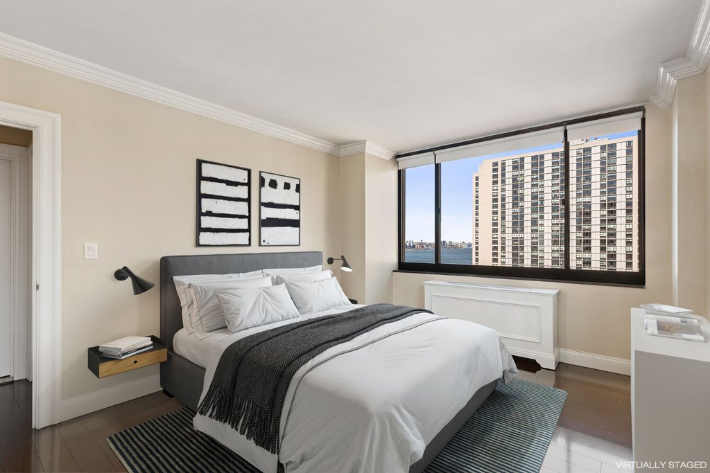 377 Rector Place, Unit 17F photo 4