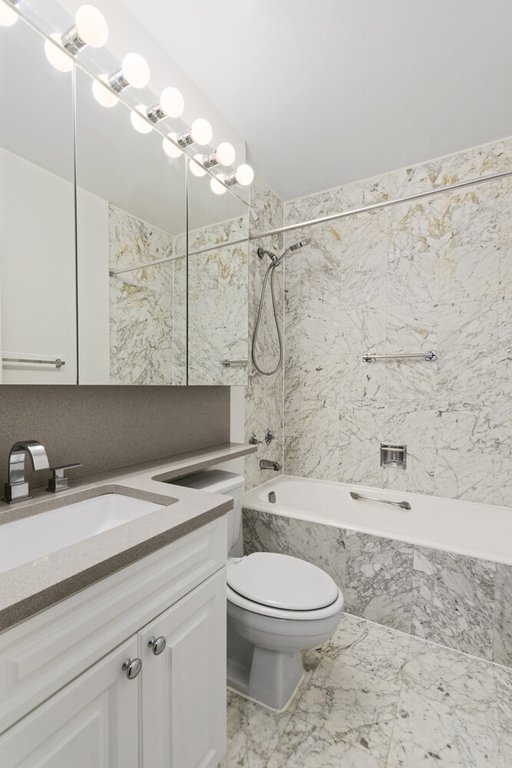 377 Rector Place, Unit 17F photo 6