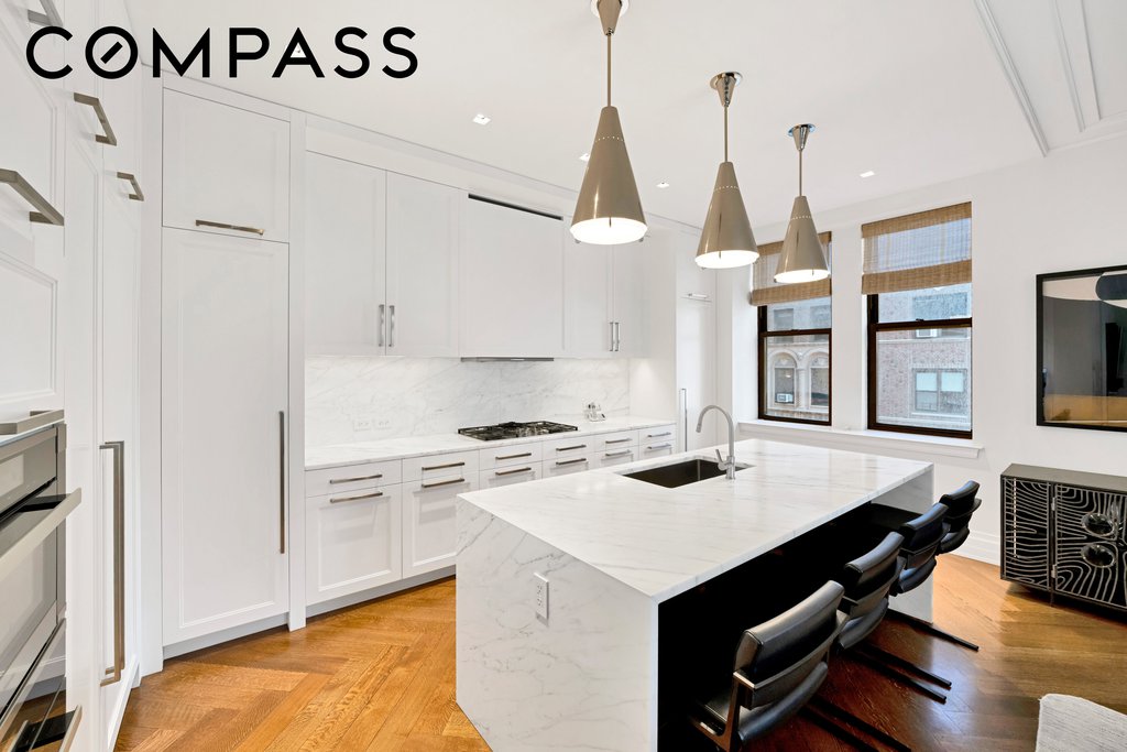 235 West 75th Street, Unit 423 photo 5