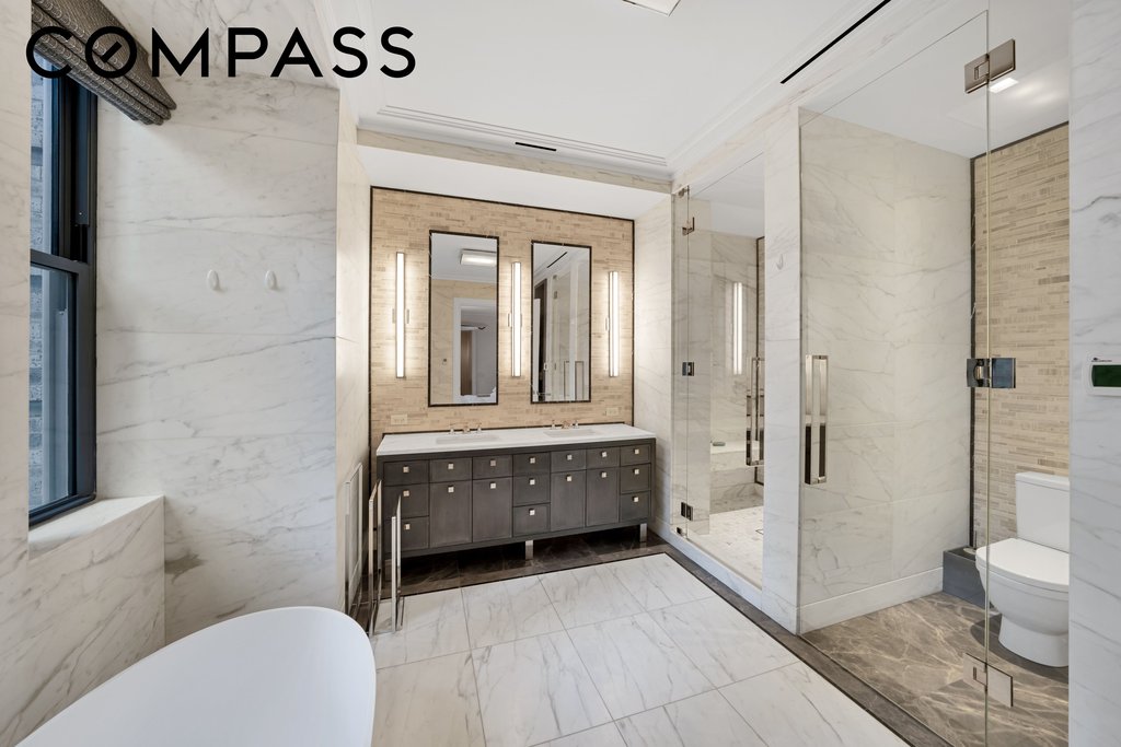 235 West 75th Street, Unit 423 photo 11