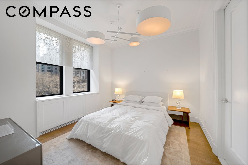 235 West 75th Street, Unit 423 photo 12