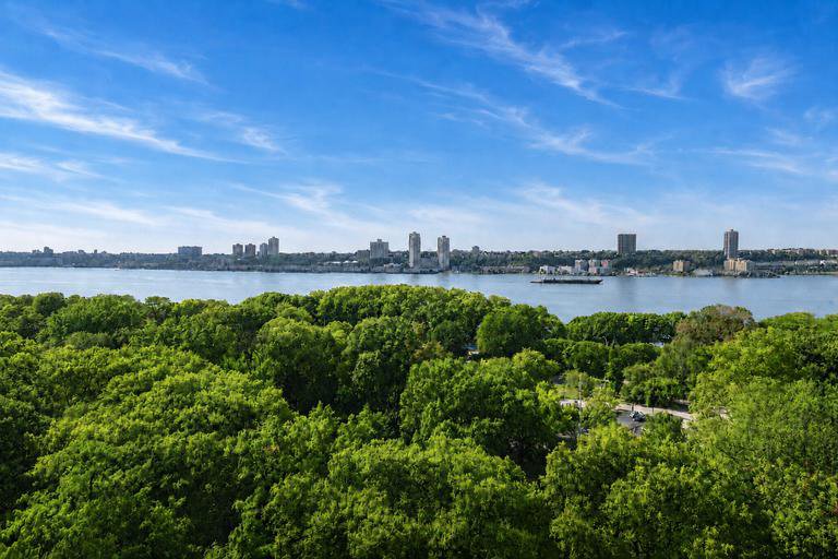 98 Riverside Drive, Unit 14C photo 2