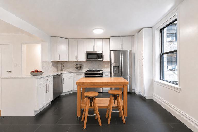 98 Riverside Drive, Unit 14C photo 4