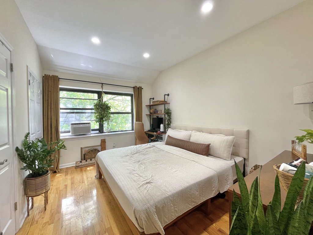 257 West 91st Street, Unit 4E photo 4