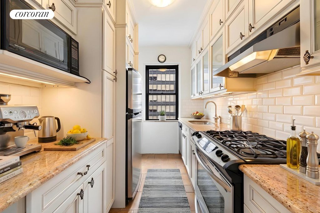 440 East 62nd Street, Unit 9F photo 5