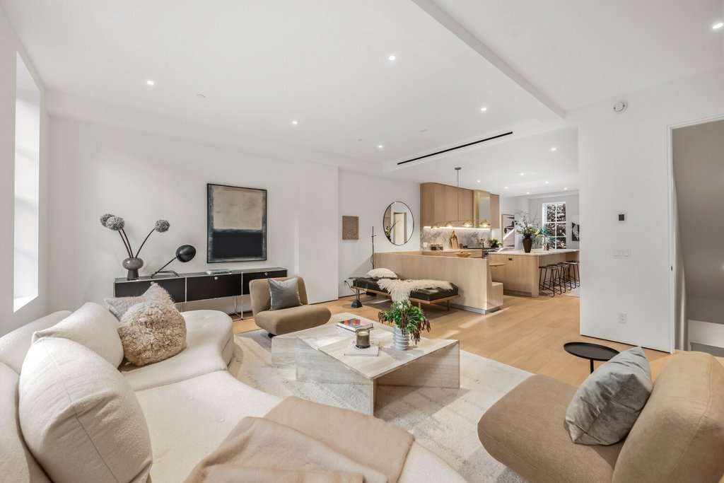 313 East 6th Street, Unit PENTHOUSE photo 5