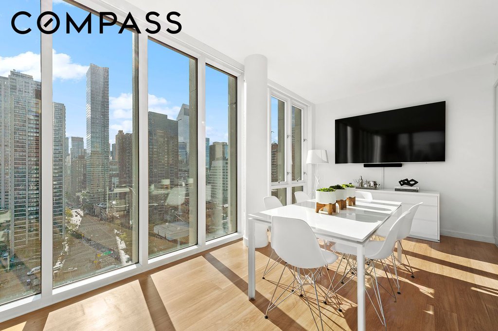 301 East 61st Street, Unit 16A photo 4